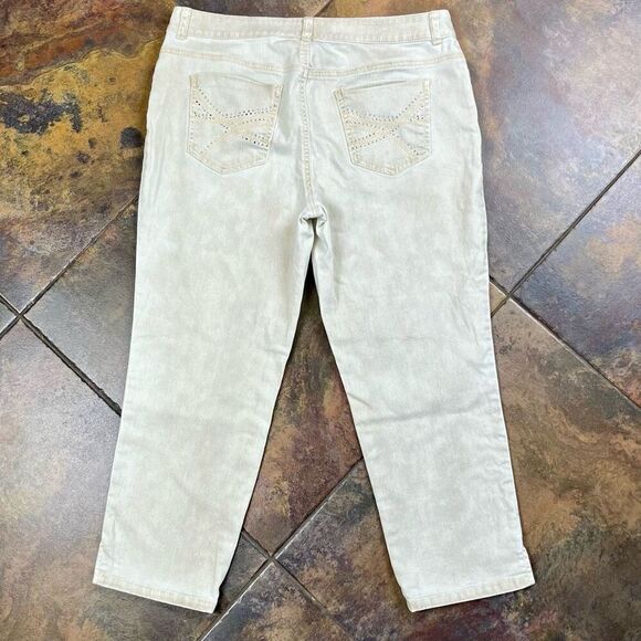 Chico’s Platinum Denim Ultimate Fit 1.5 Medium 10 - Picture 10 of 14